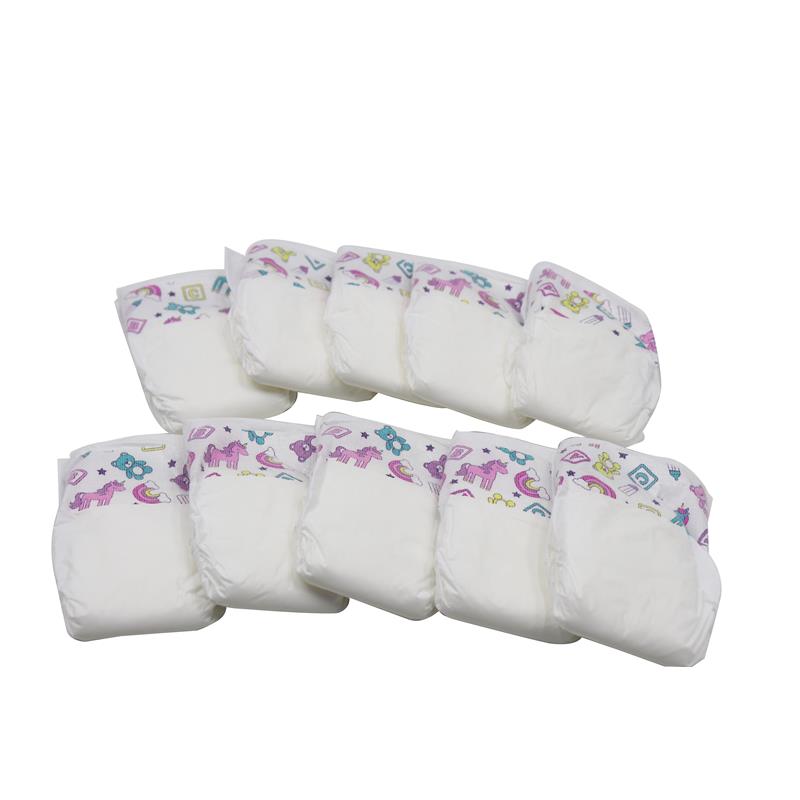 Fraldas boneca bebé