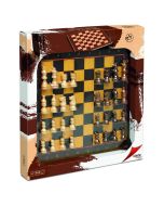 Xadrez com figuras de madeira